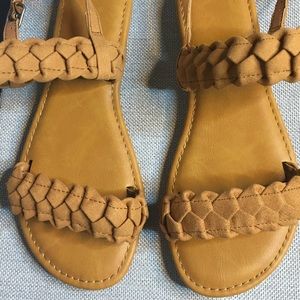 PacSun Braided Double Strap Sandals in Cognac